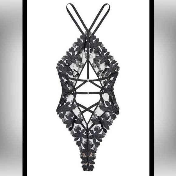 Victoria's Secret Unlined Floral Embroidered Cutout Lace Teddy Bodysuit S NWT! - Picture 3 of 11